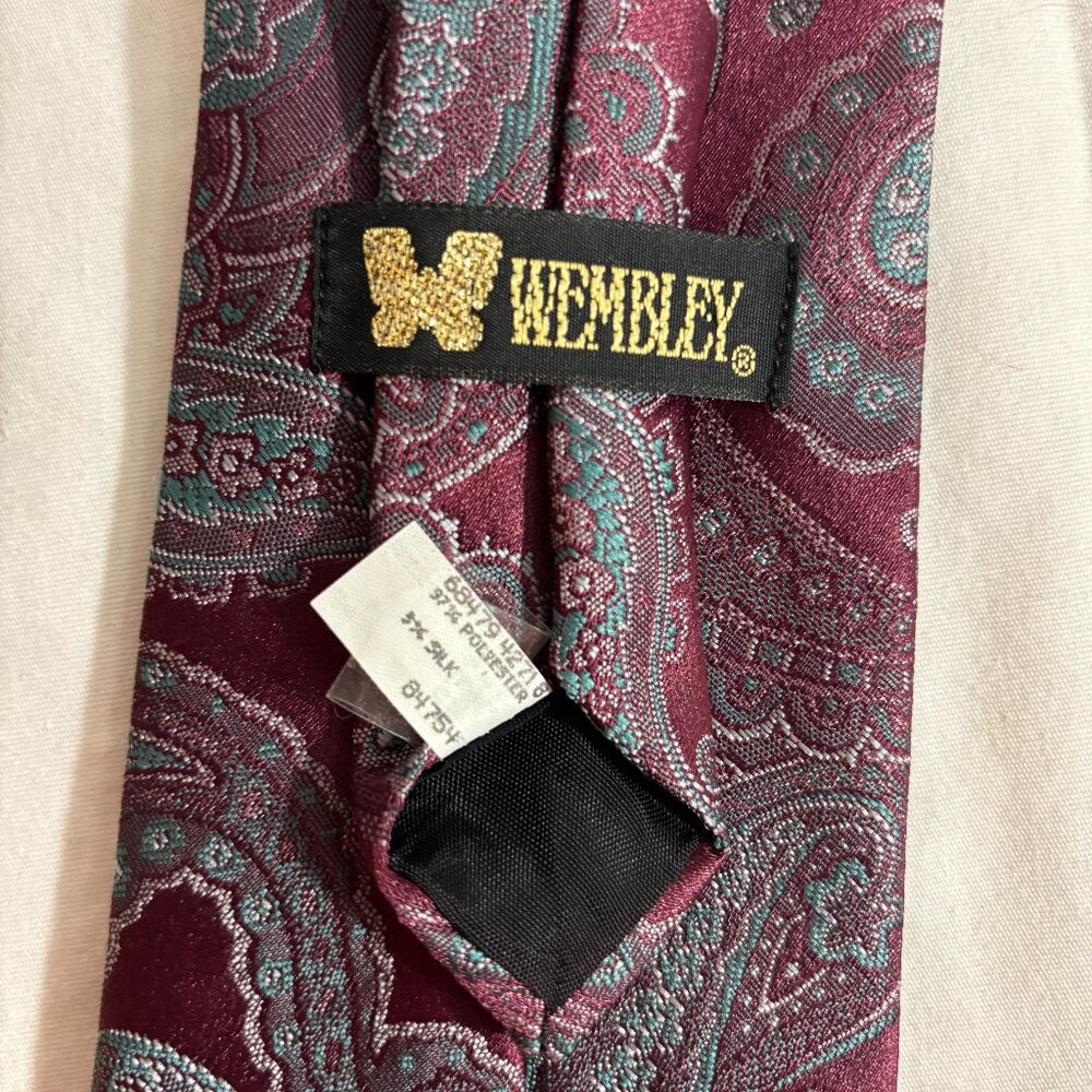 Wembley maroon and teal paisley tie